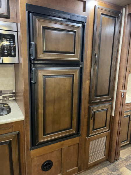 Used 2019 Bison Trailers 8318 W/ SLIDE Horse Trailer