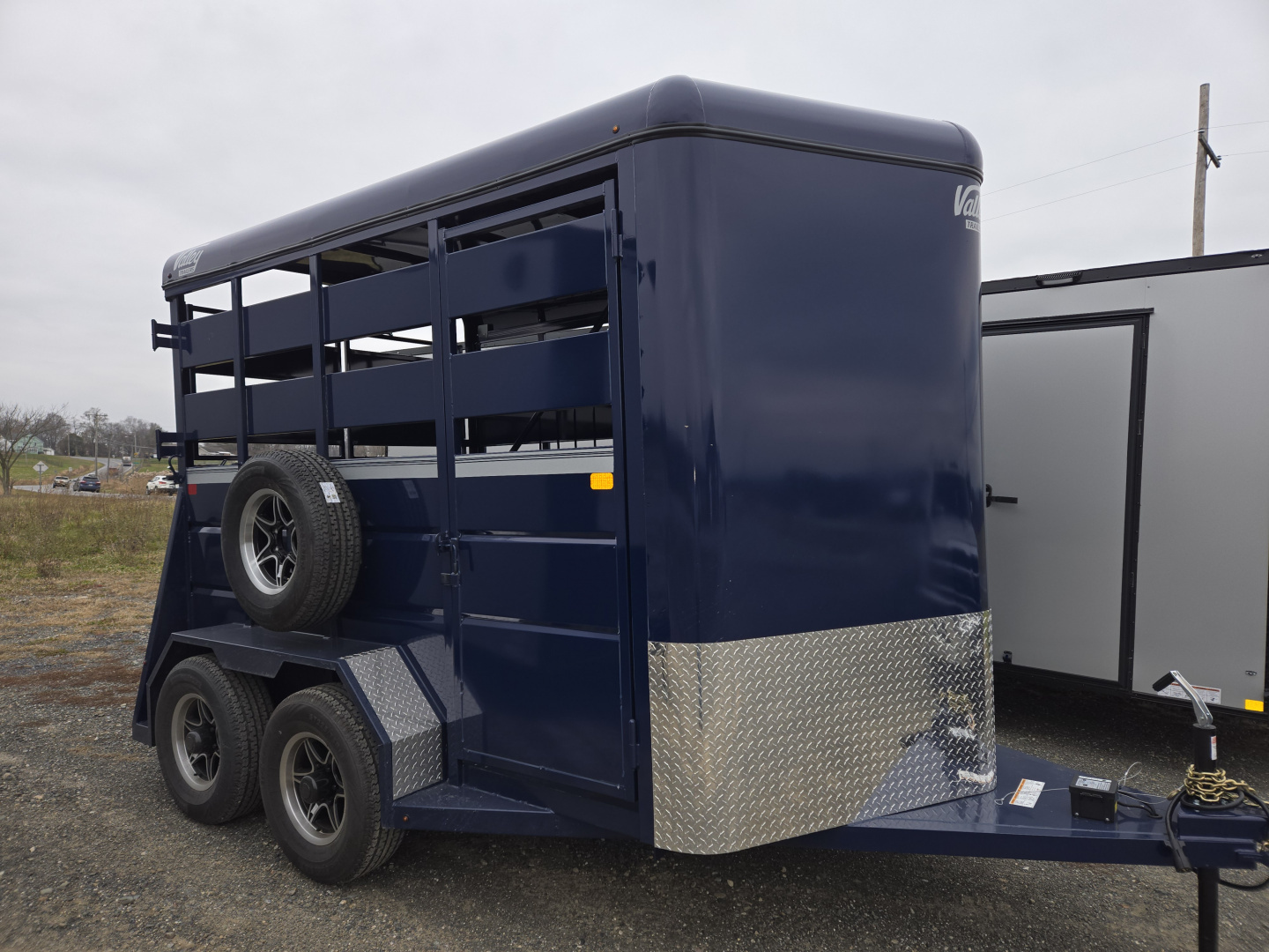 New 2026 Valley Trailers 26812SPHORSEBP7'6 Horse Trailer