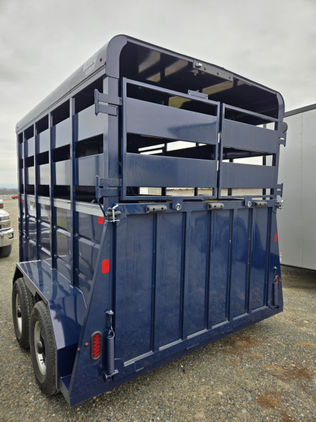 New 2026 Valley Trailers 26812SPHORSEBP7'6 Horse Trailer