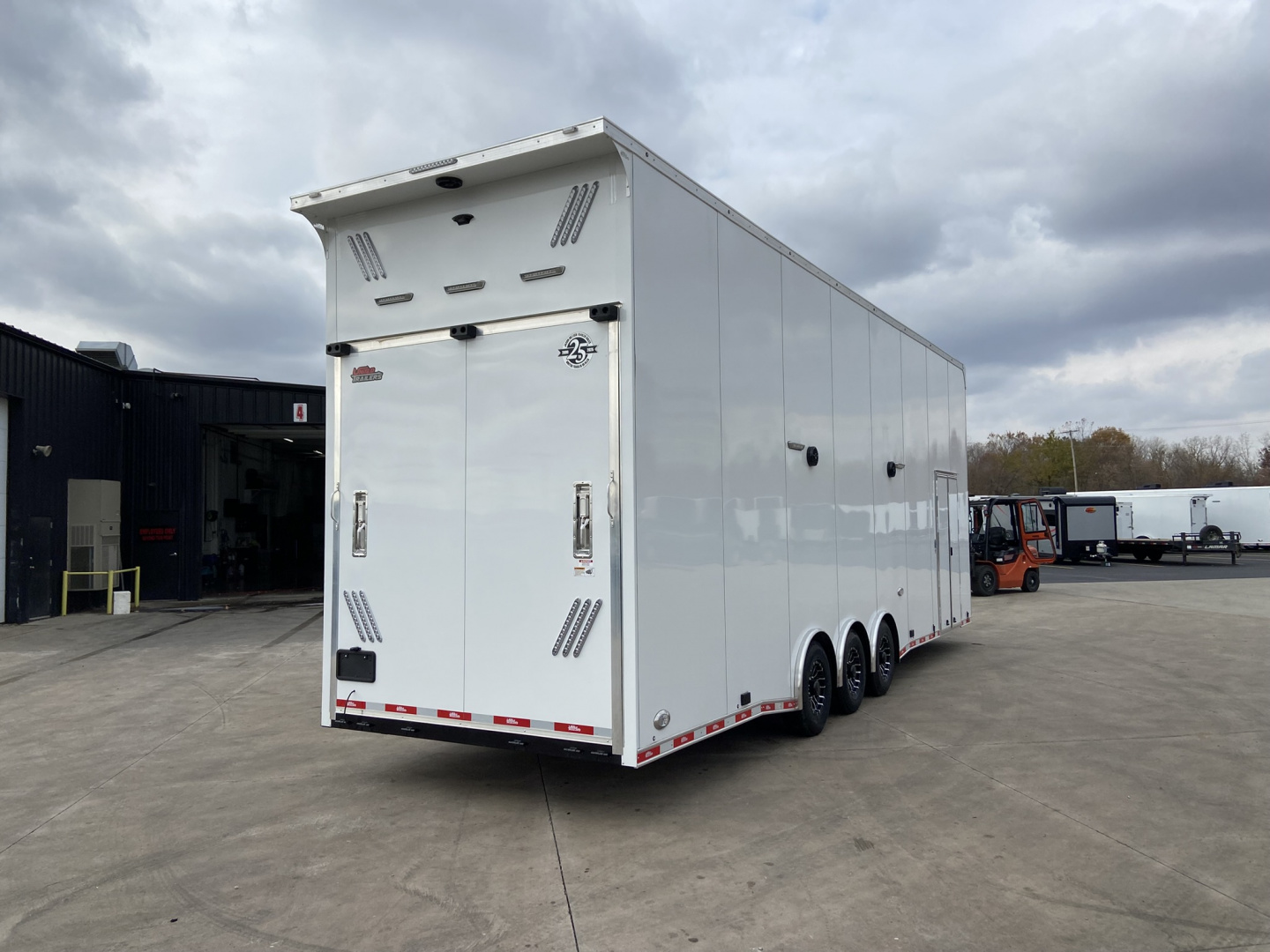 New 2026 United Stacker Trailer 32'