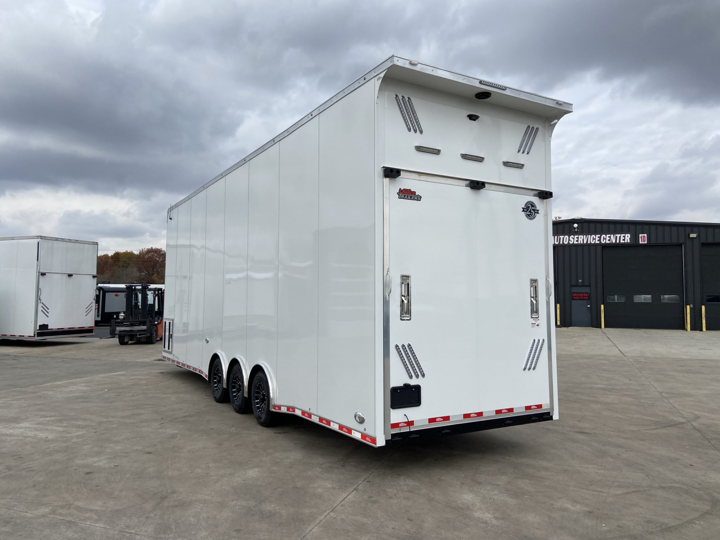 New 2026 United Stacker Trailer 32'