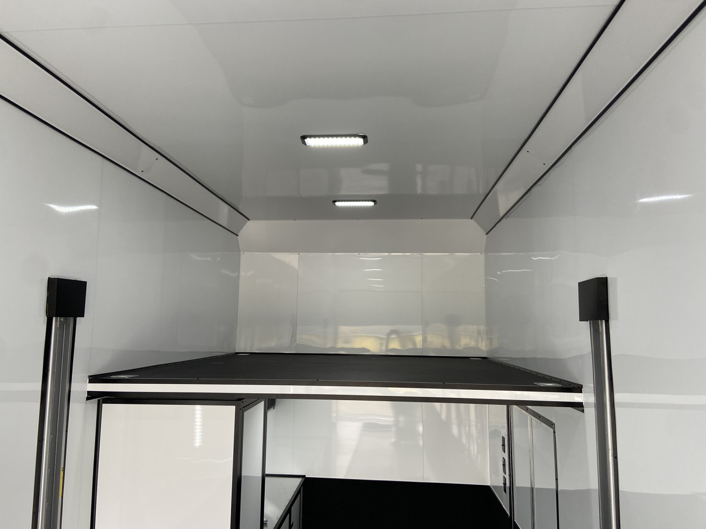 New 2026 United Stacker Trailer 32'