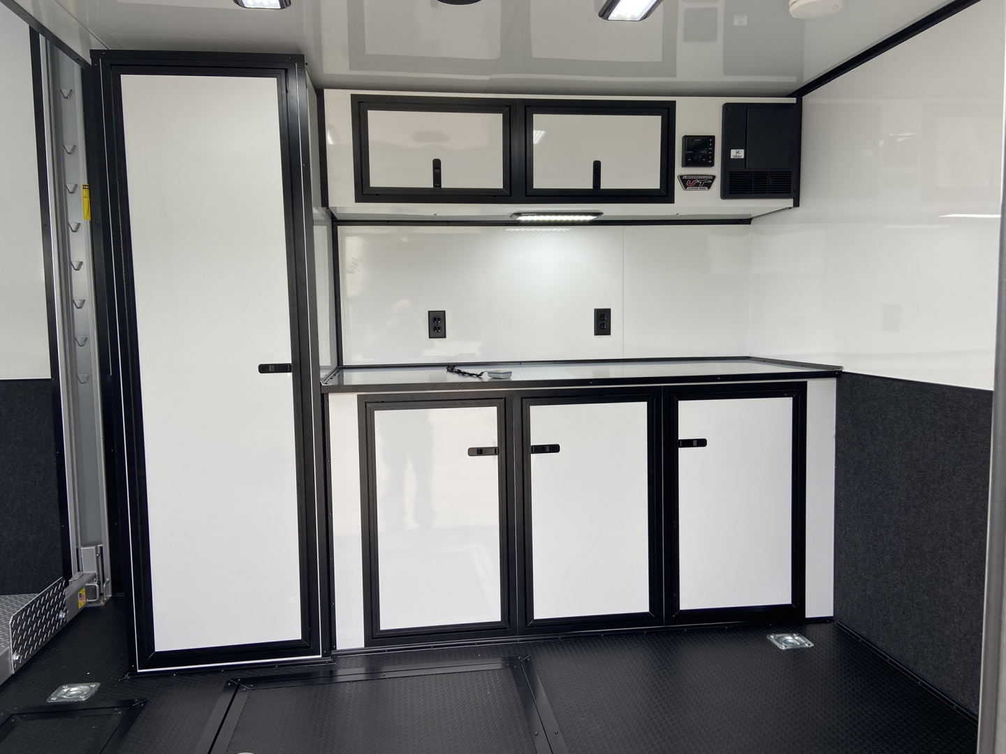 New 2026 United Stacker Trailer 32'