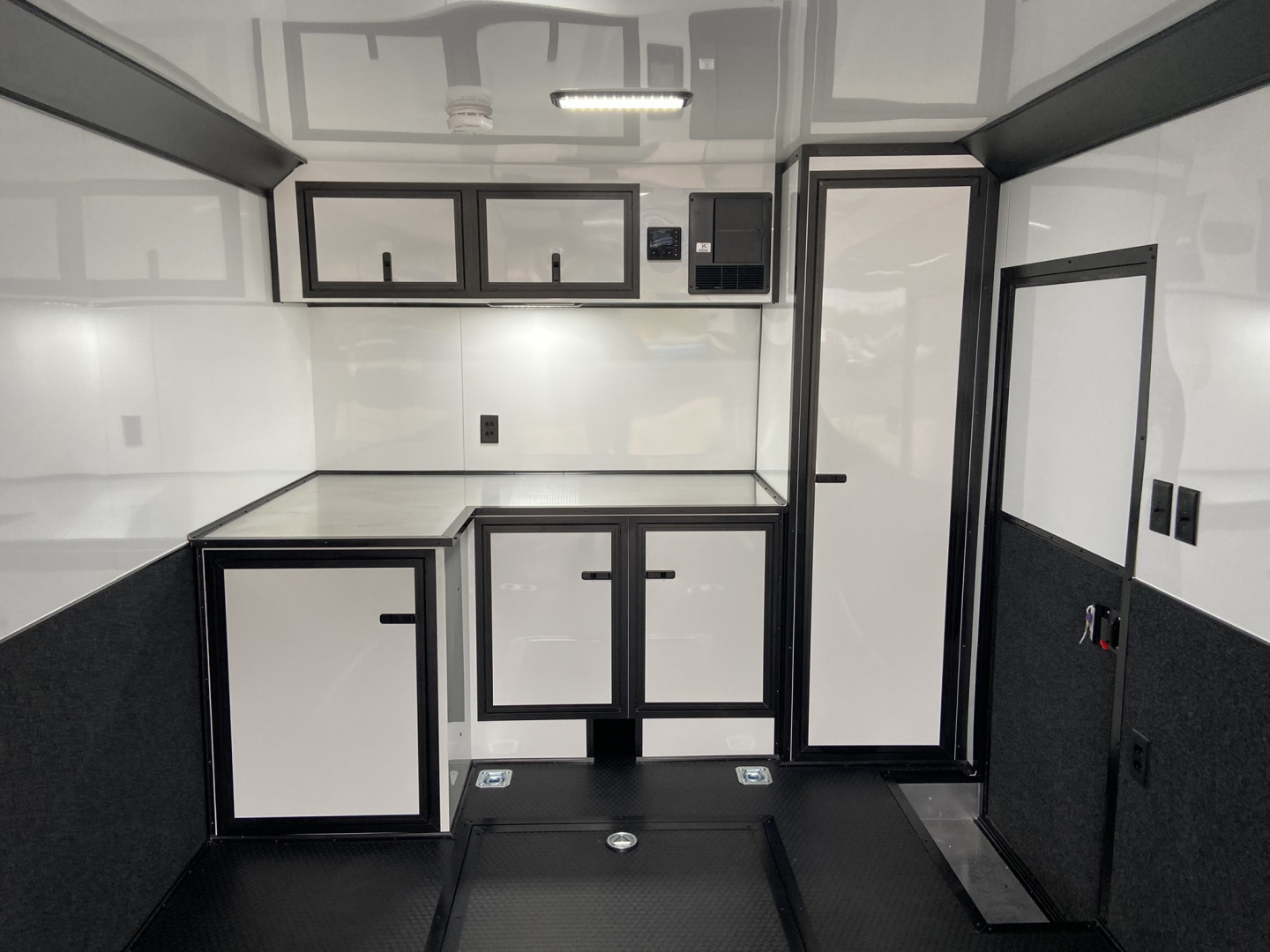 New 2026 United Racing Trailer Premium 28'