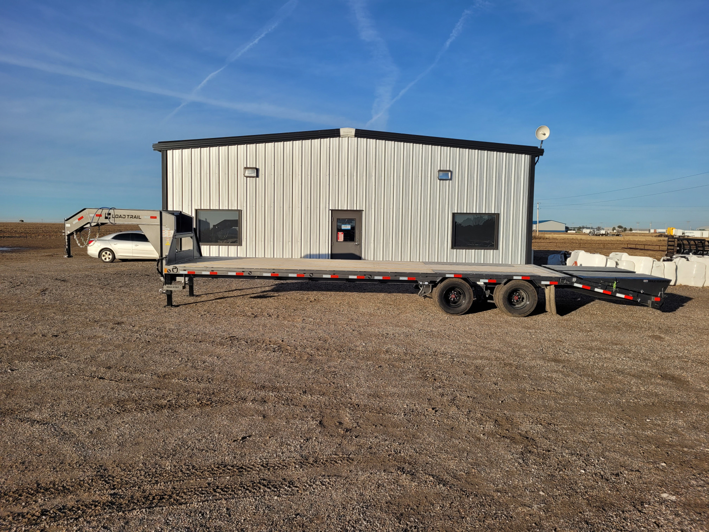 New 2026 Load Trail 102"x32' Low-pro Deckover Trailer