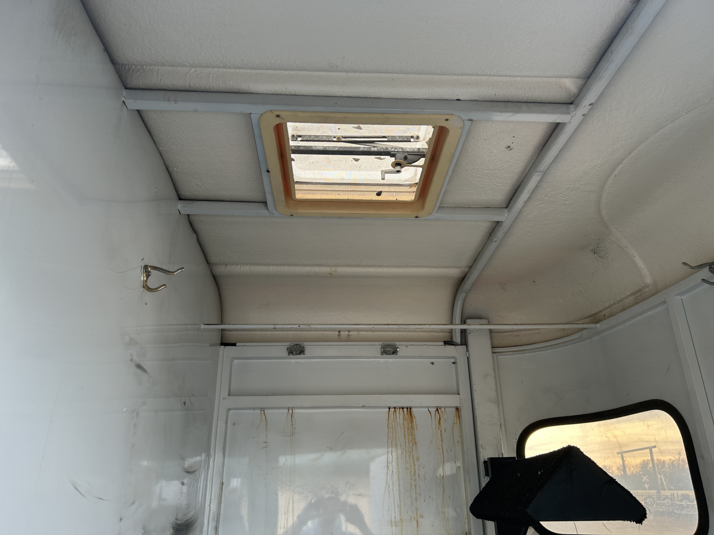 Used 1990 Logan Coach 2 Horse Trailer