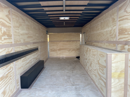 New 2026 United Cargo / Enclosed Trailer 20'