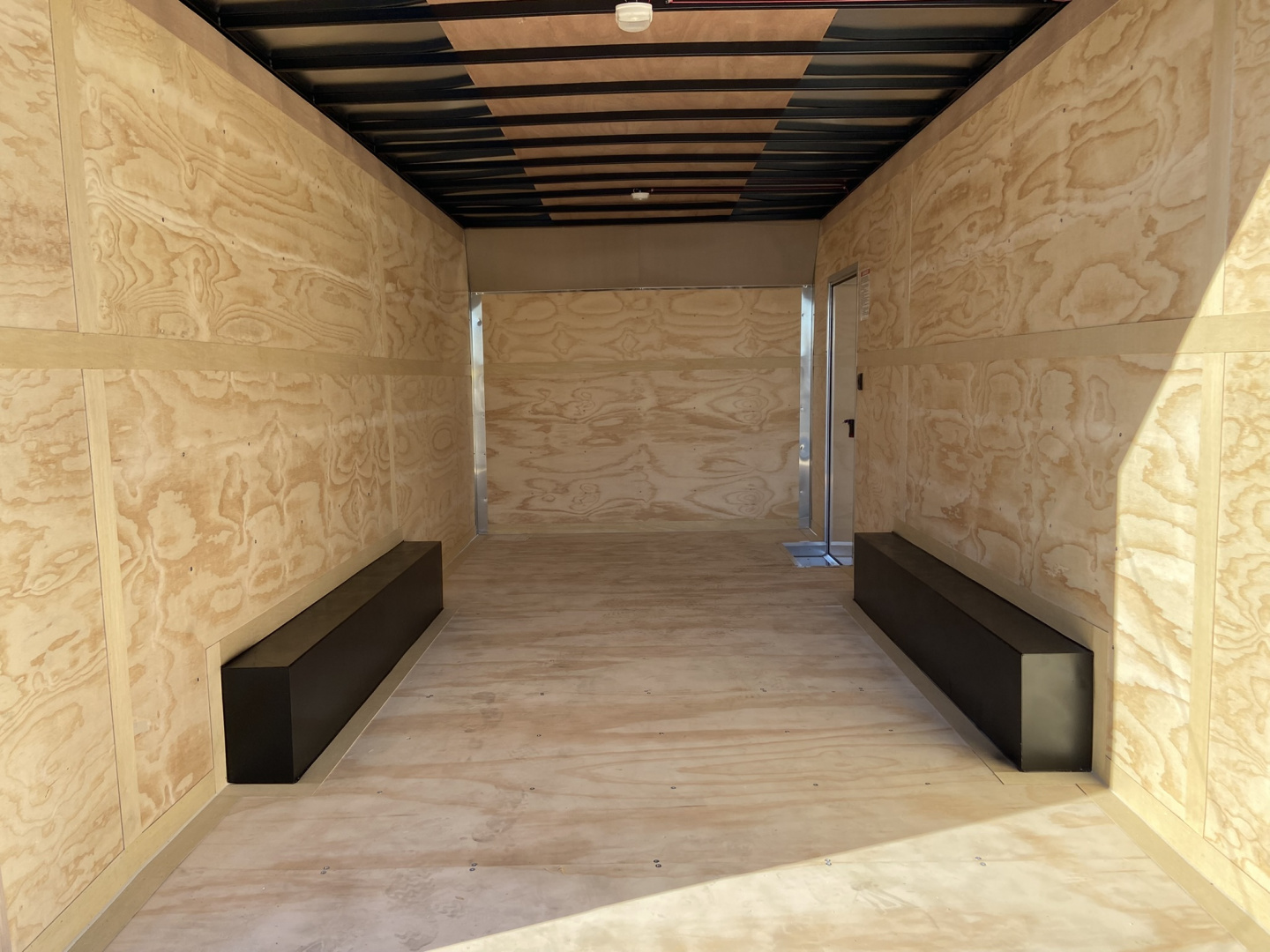 New 2026 United Cargo / Enclosed Trailer 18'