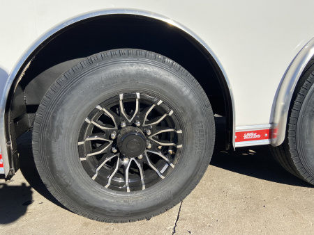 New 2026 United Cargo / Enclosed Trailer 18'