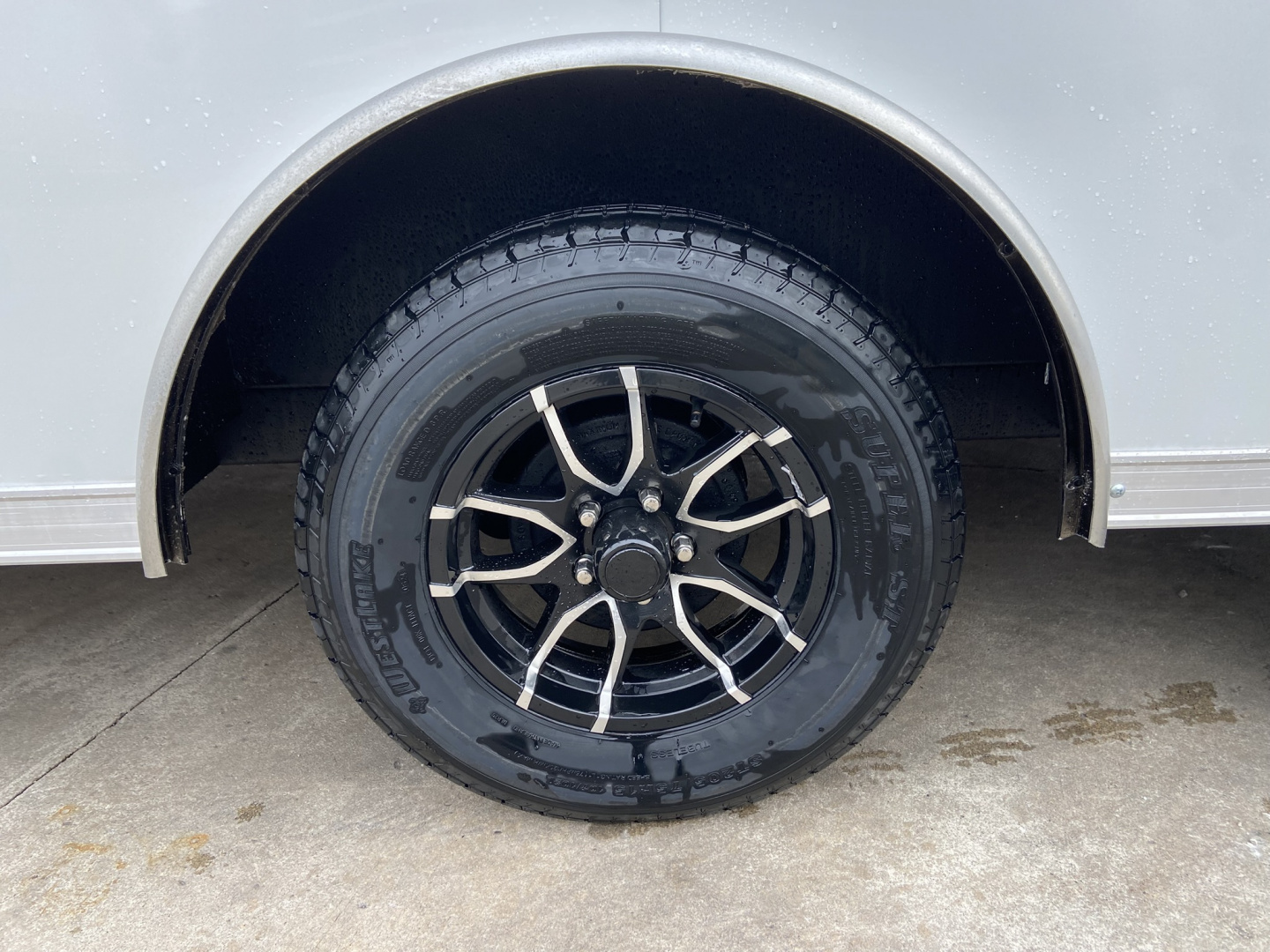 New 2026 United Trailers UJ Cargo / Enclosed Trailer 16'