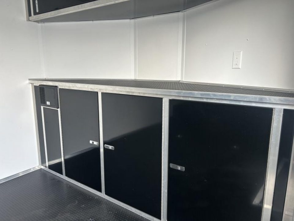 New 2024 Haulmark 24 FT HEAT ENCLOSED RACE CAR HAULER 7 FT INTERIOR HEIGHT
