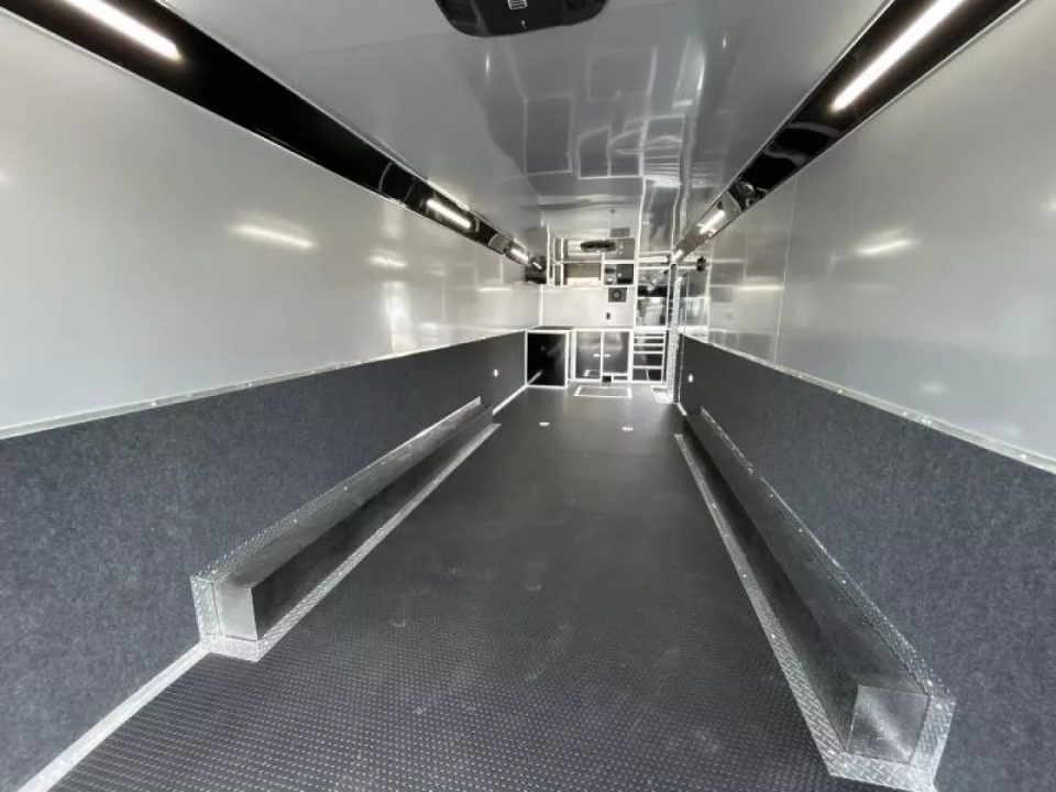 New 2026 Haulmark 32 FT EDGE RACE TRAILER TURBO PACKAGE BLACK OUT TRIM AC UNIT