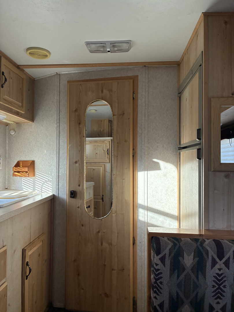 Used 2000 Sundowner 3H LQ Horse Trailer