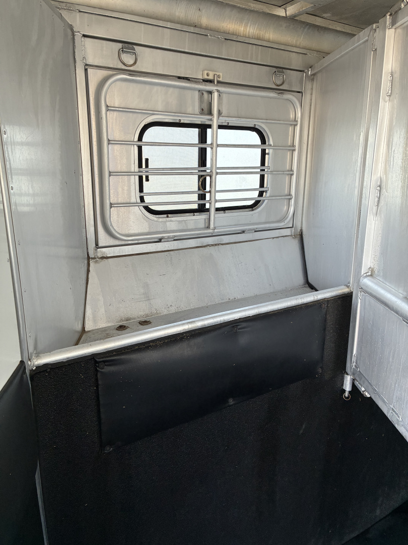 Used 2000 Sundowner 3H LQ Horse Trailer