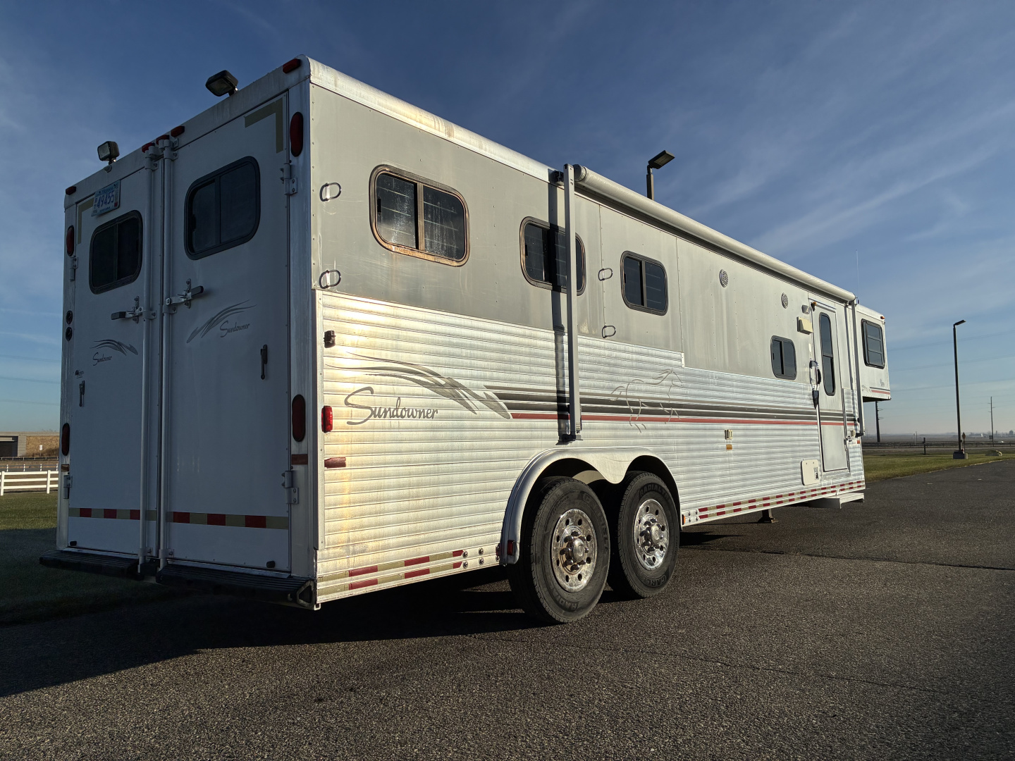 Used 2000 Sundowner 3H LQ Horse Trailer