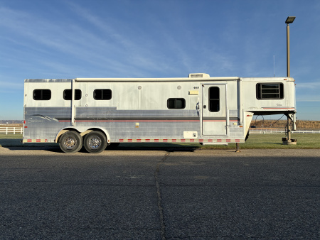 Used 2000 Sundowner 3H LQ Horse Trailer