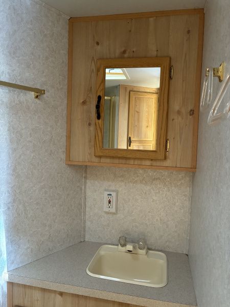 Used 2000 Sundowner 3H LQ Horse Trailer