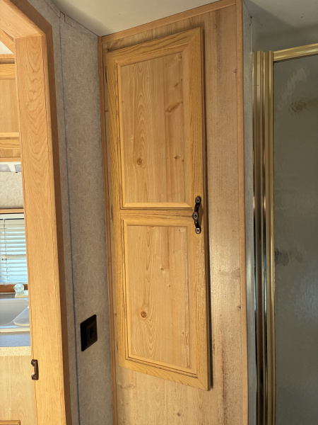 Used 2000 Sundowner 3H LQ Horse Trailer