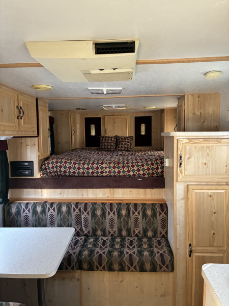 Used 2000 Sundowner 3H LQ Horse Trailer