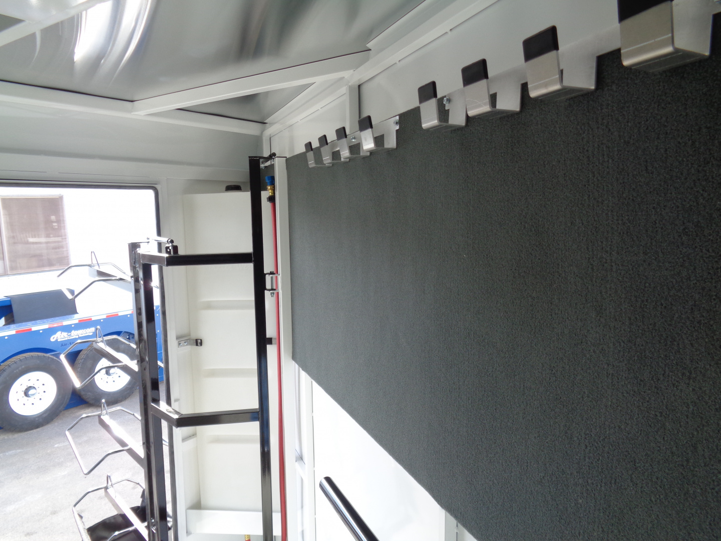 New 2026 Trails West ADVENTURE MX GN 4H Horse Trailer