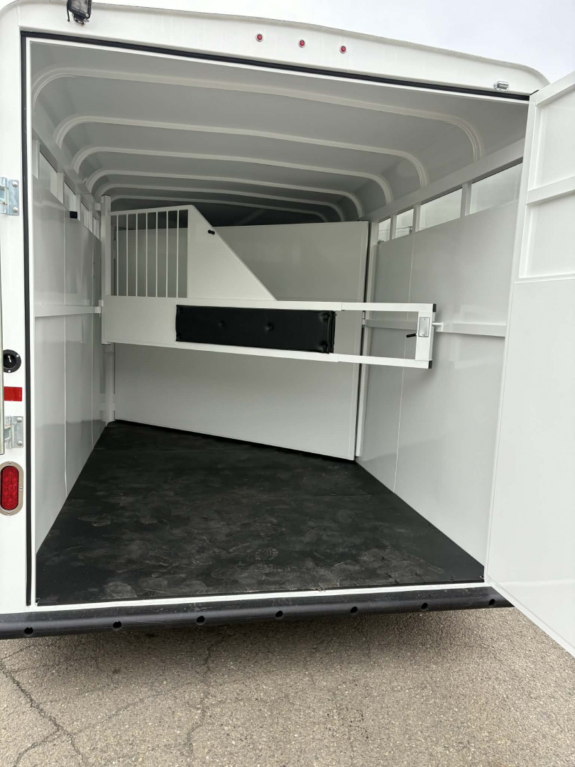 New 2 HORSE SLANT 2026 INSTANT REBATE Thuro-Bilt Wrangler 2H TRAILER