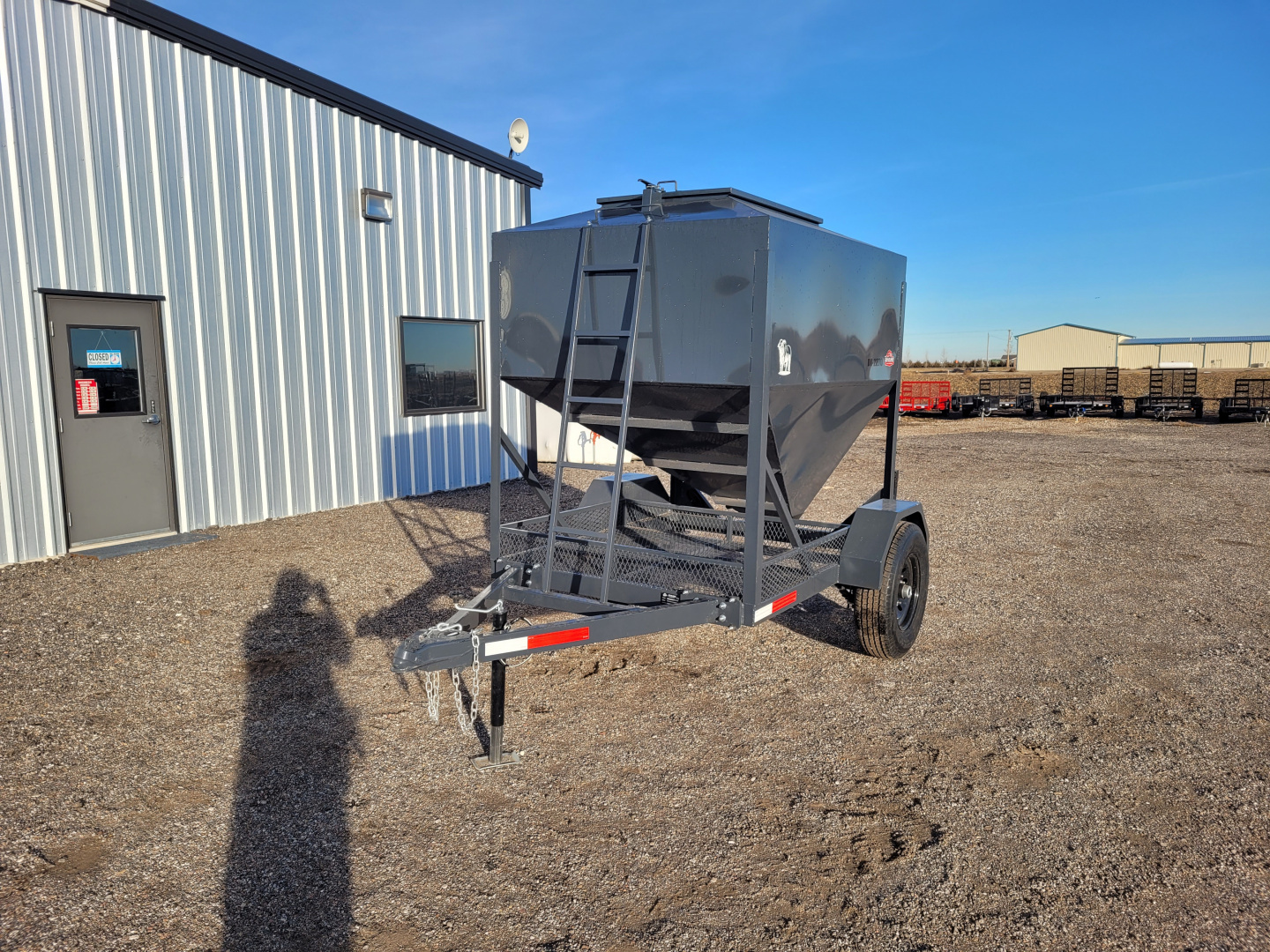New 2026 DY-Klass 5000 LB Mobile Grain Bin