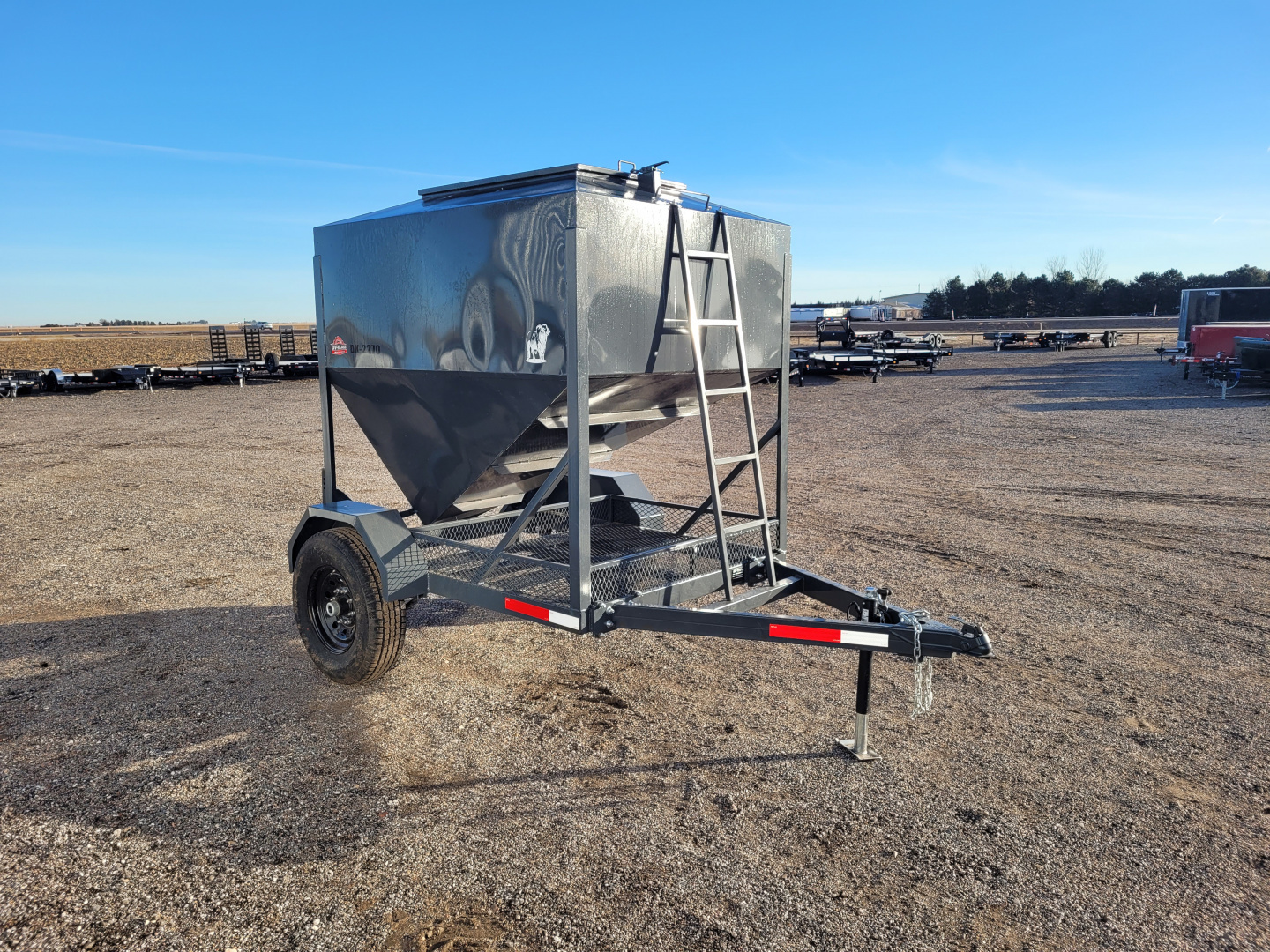 New 2026 DY-Klass 5000 LB Mobile Grain Bin