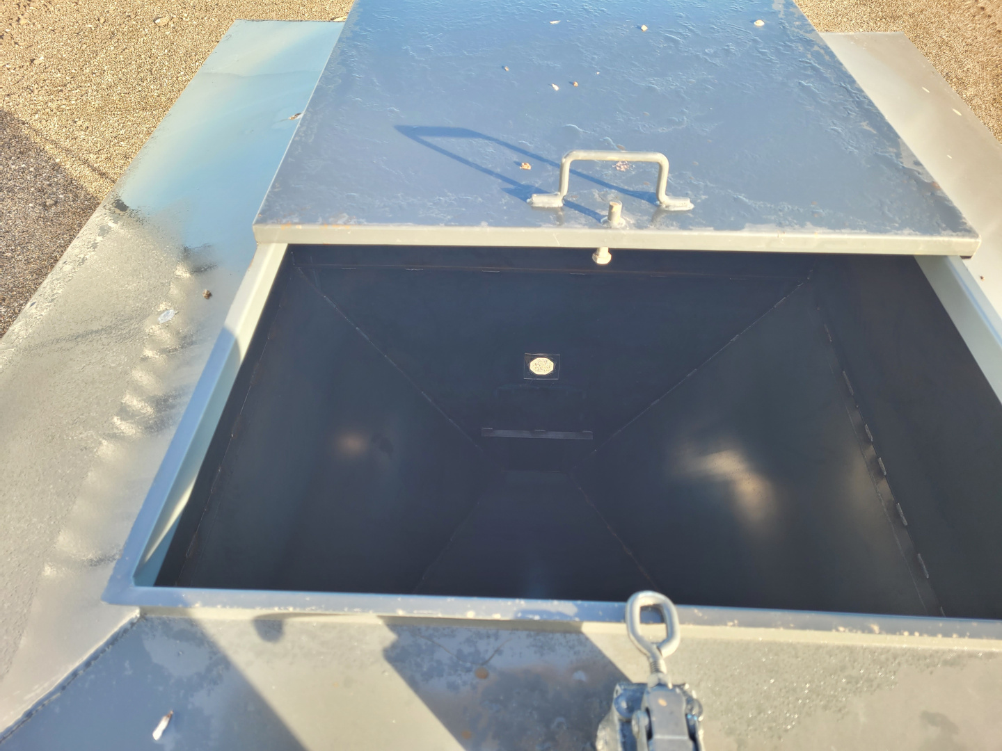 New 2026 DY-Klass 5000 LB Mobile Grain Bin