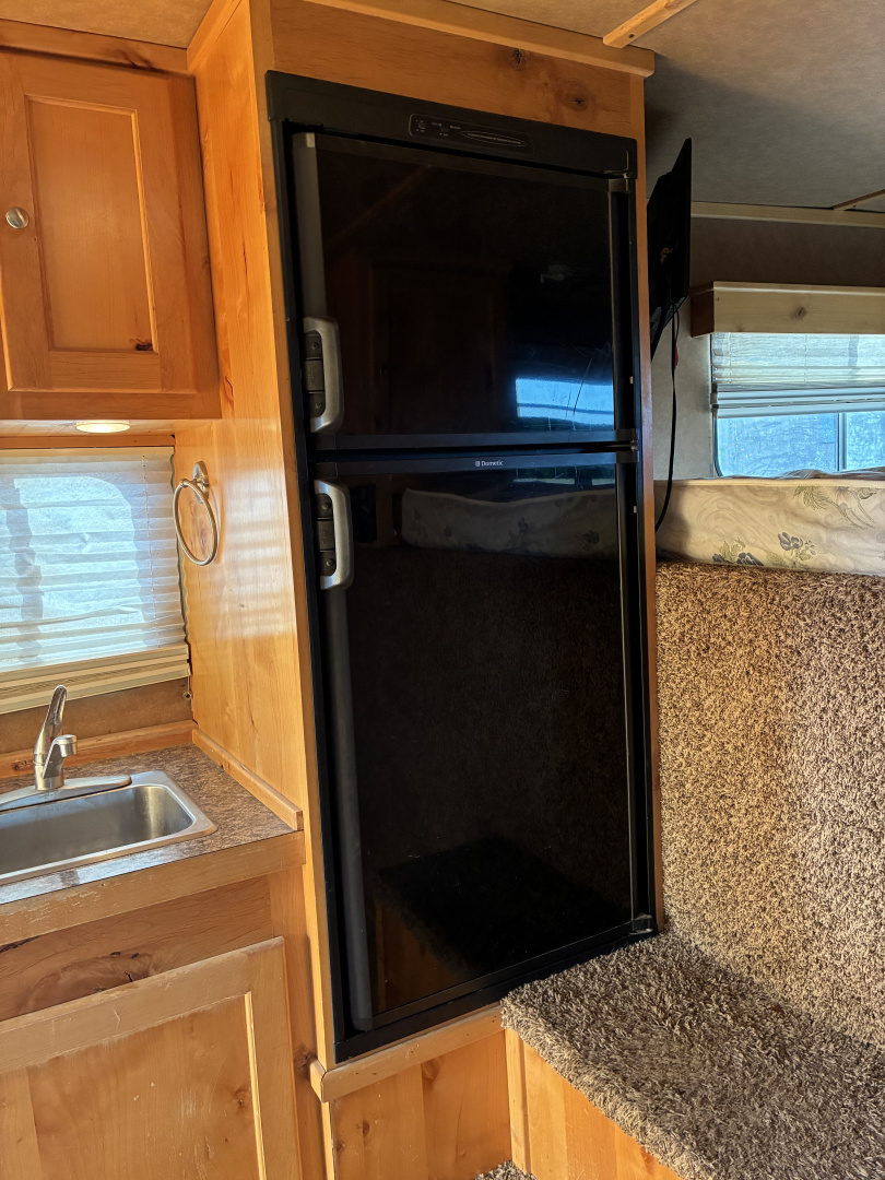 Used 2013 Logan Coach 4H LQ Horse Trailer