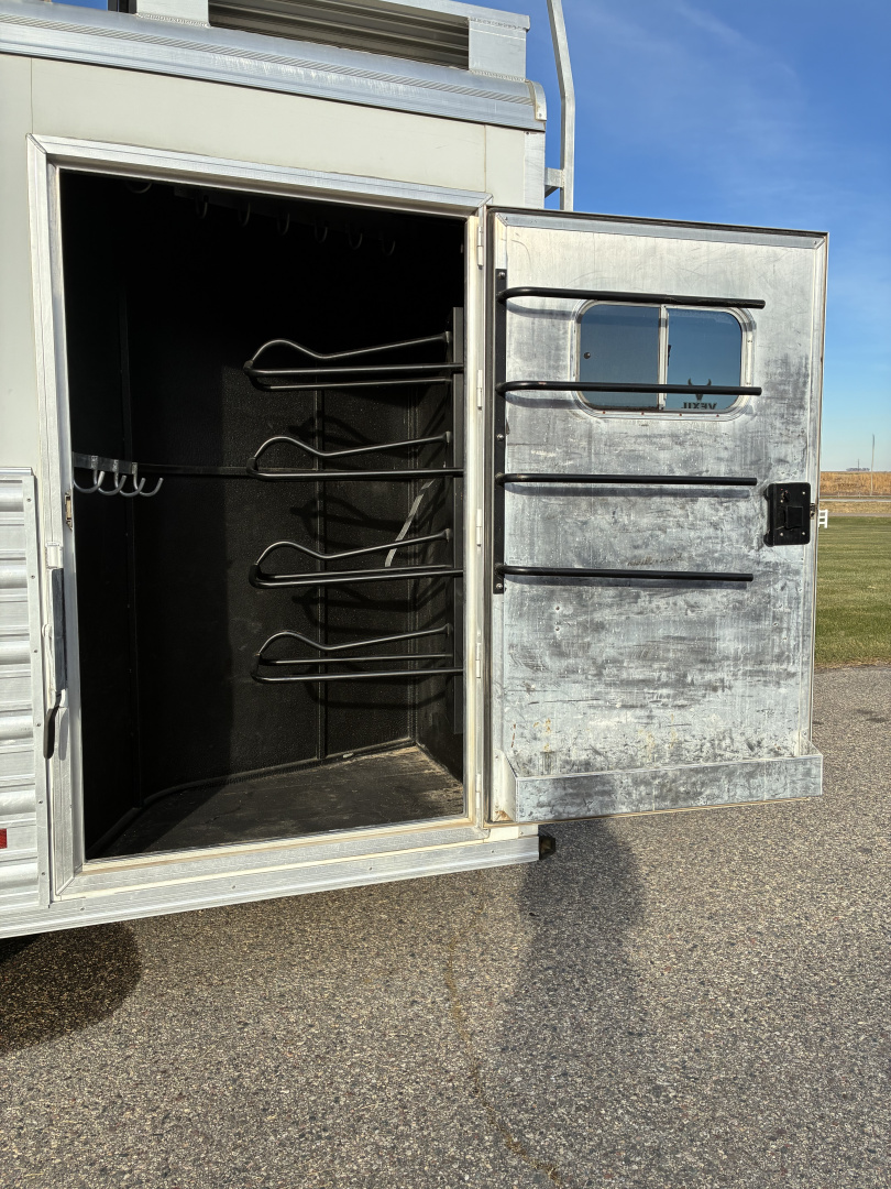 Used 2013 Logan Coach 4H LQ Horse Trailer