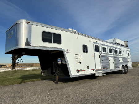 Used 2013 Logan Coach 4H LQ Horse Trailer