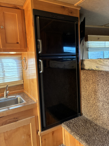 Used 2013 Logan Coach 4H LQ Horse Trailer