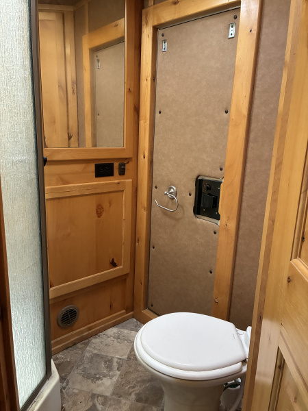 Used 2013 Logan Coach 4H LQ Horse Trailer