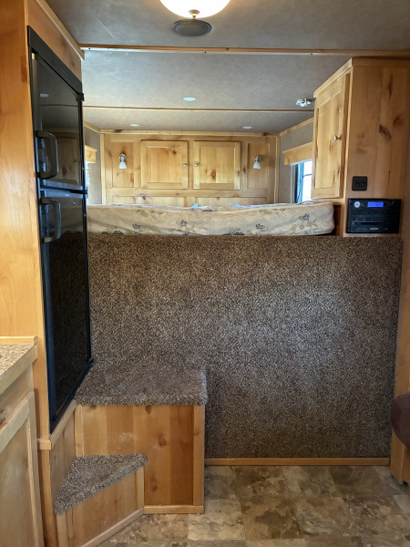 Used 2013 Logan Coach 4H LQ Horse Trailer