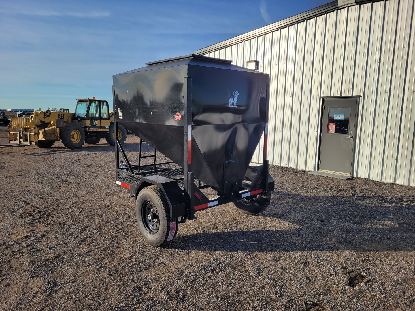 New 2026 DY-Klass 5000 LB Mobile Grain Bin
