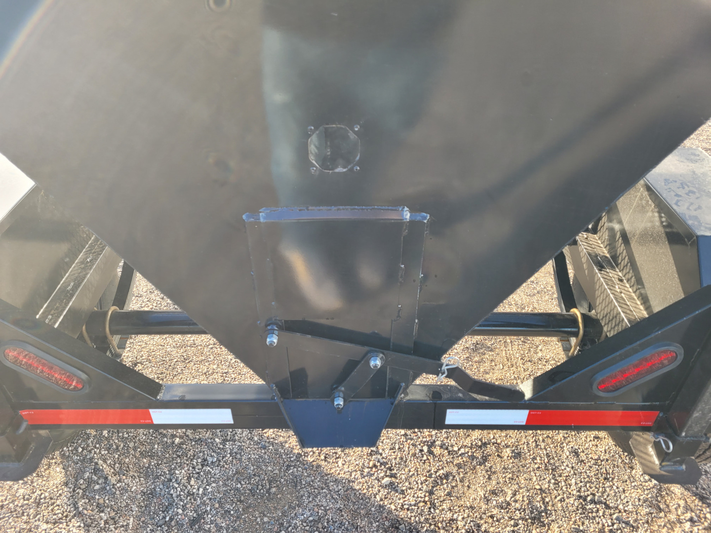 New 2026 DY-Klass 5000 LB Mobile Grain Bin