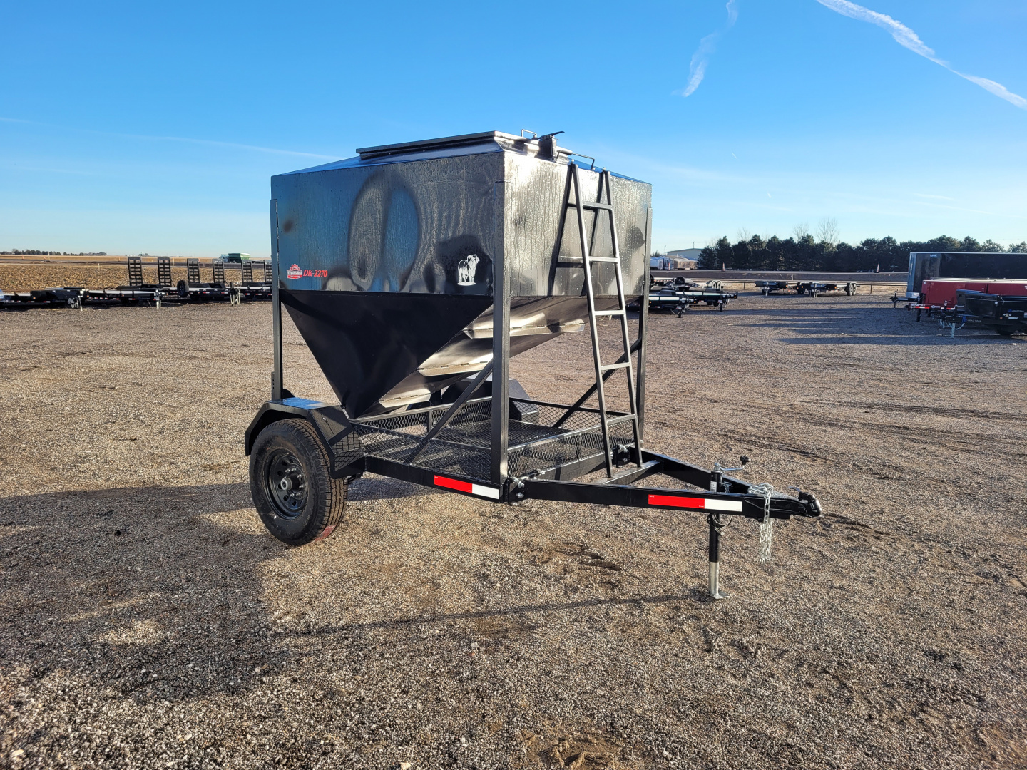 New 2026 DY-Klass 5000 LB Mobile Grain Bin