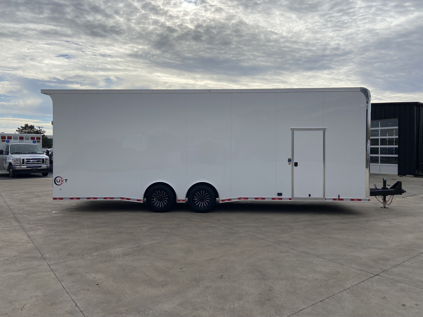 New 2026 United Trailers UXT 8.5X28