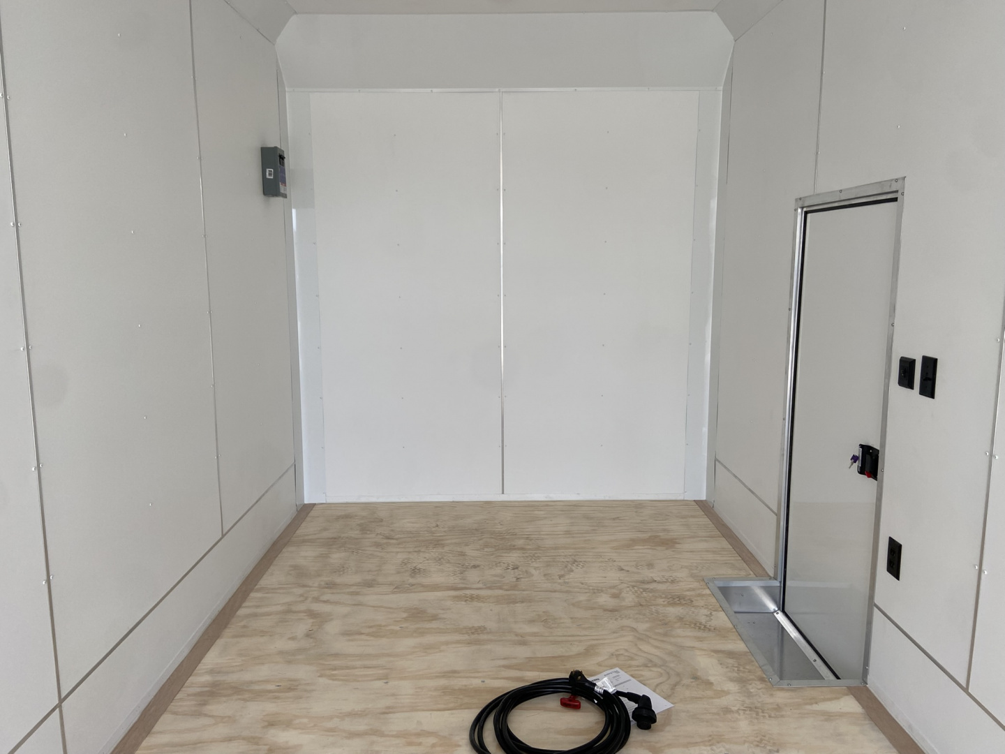 New 2026 United Trailers UXT 8.5X28