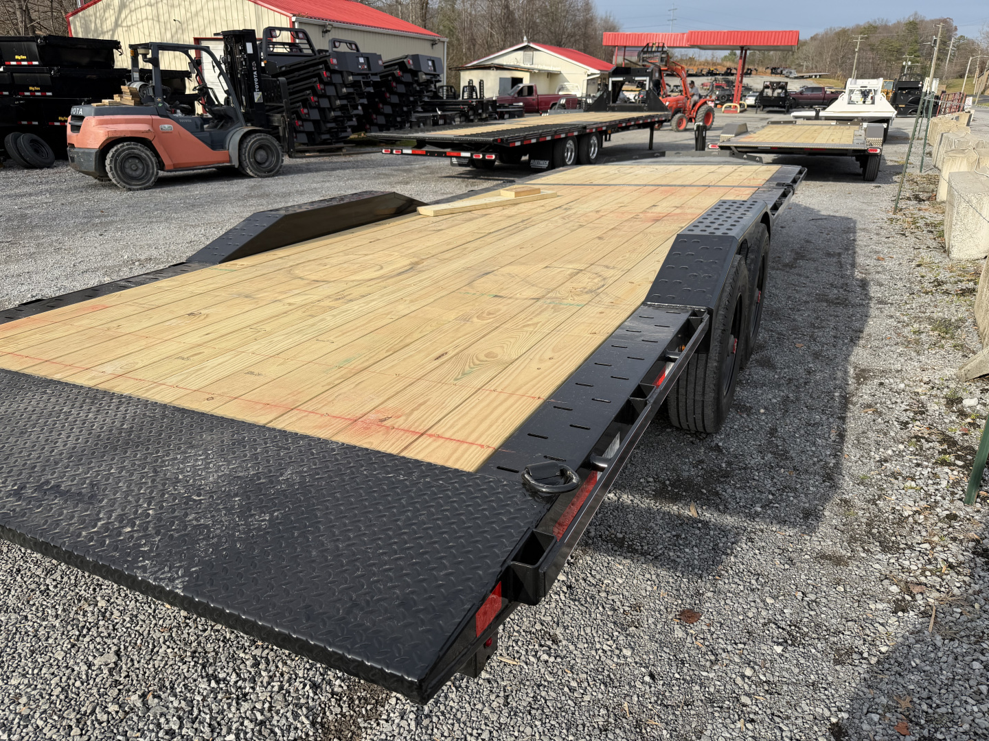 New 2026 Diamond C HDX210 Tilt Trailer 102”X24’ DRIVE OVER FENDER 23K G.V.W.R.