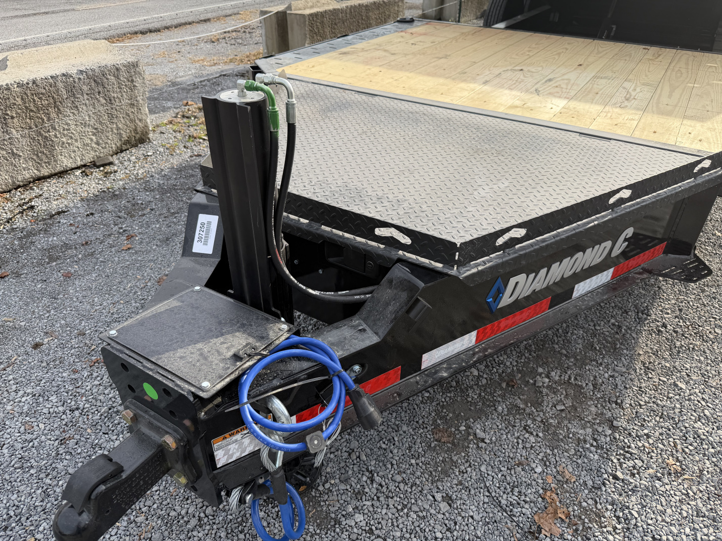 New 2026 Diamond C HDX210 Tilt Trailer 102”X24’ DRIVE OVER FENDER 23K G.V.W.R.