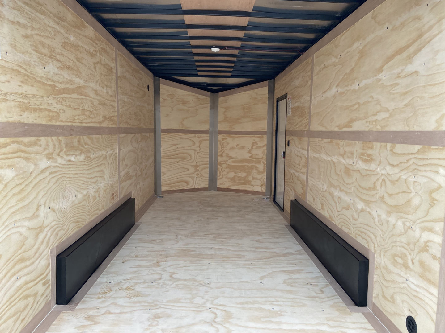 New 2026 United Trailers UJ-7.516TA35-8.5 Cargo / Enclosed Trailer