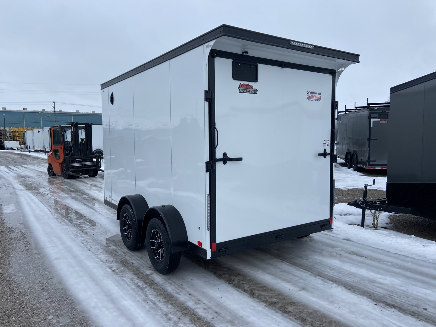 New United 12' UJ V-Nose Enclosed Cargo Trailer