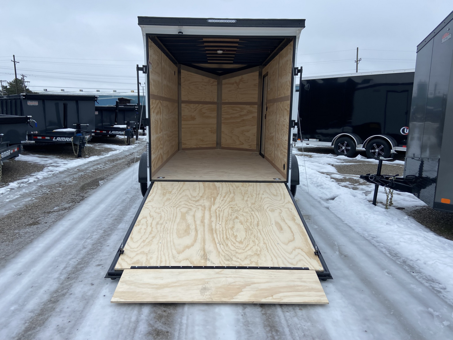 New United 12' UJ V-Nose Enclosed Cargo Trailer