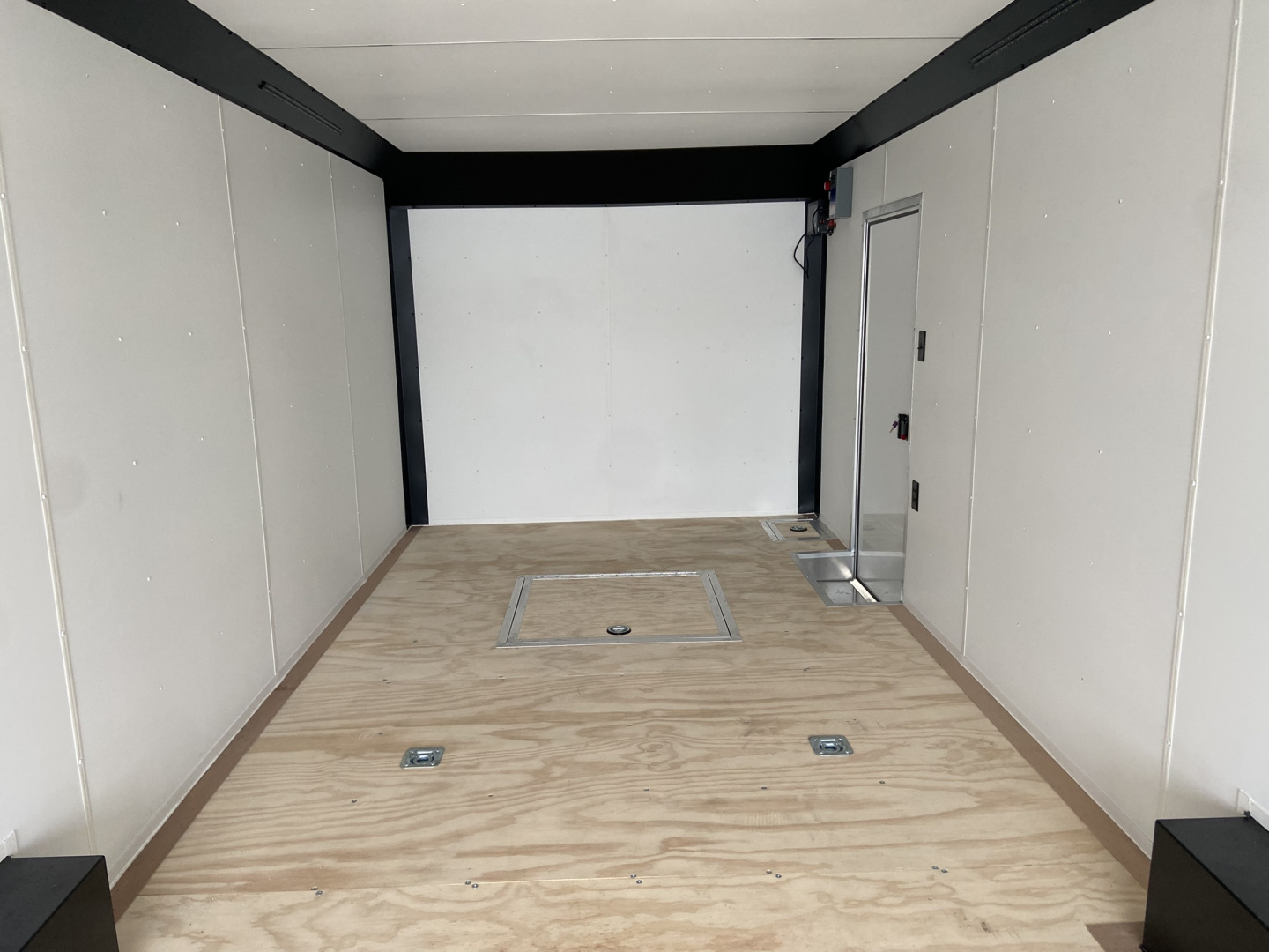 New 2026 United Trailers Limited Racing Trailer 28'