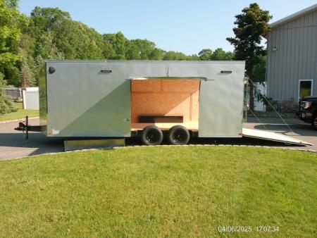 New 2026 US Cargo US-CARGO 8.5X20 Enclosed Car Trailer this is exciting! 2026 BEST PRICE WITH A BIG ESCAPE DOOR with REMOVABLE FENDER! ID#096190 Car / Racing Trailer