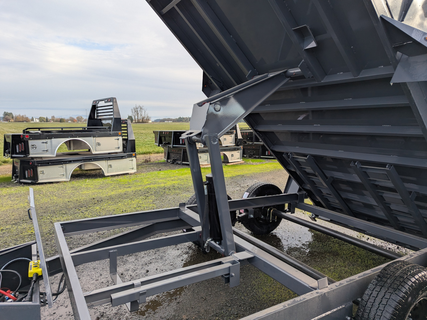 New 2026 LAMAR TRAILERS 77x12 DM25 Dump Trailer 24" SIDES