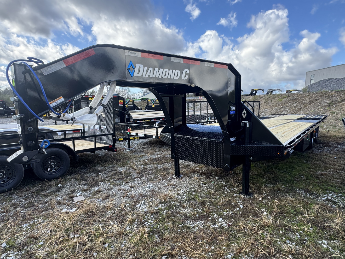 New 2026 Diamond C FMAX212 Flatbed Trailer, HYD DOVETAIL, HYD JACKS, ALUMINUM OUTER WHEELS