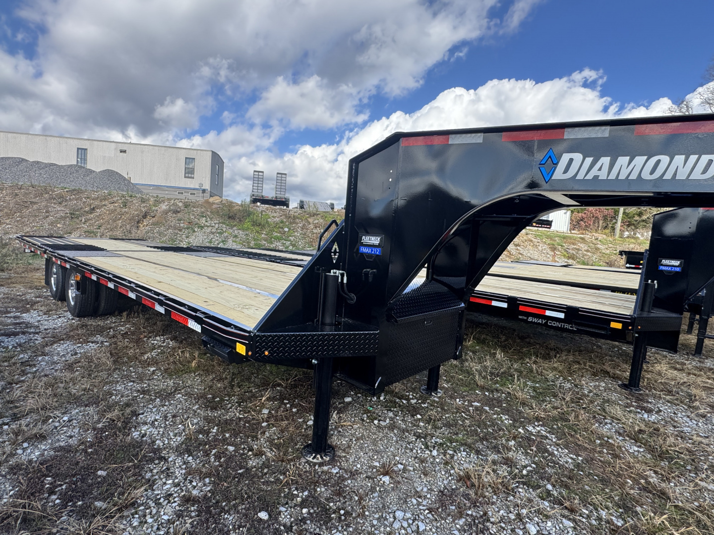 New 2026 Diamond C FMAX212 Flatbed Trailer, HYD DOVETAIL, HYD JACKS, ALUMINUM OUTER WHEELS