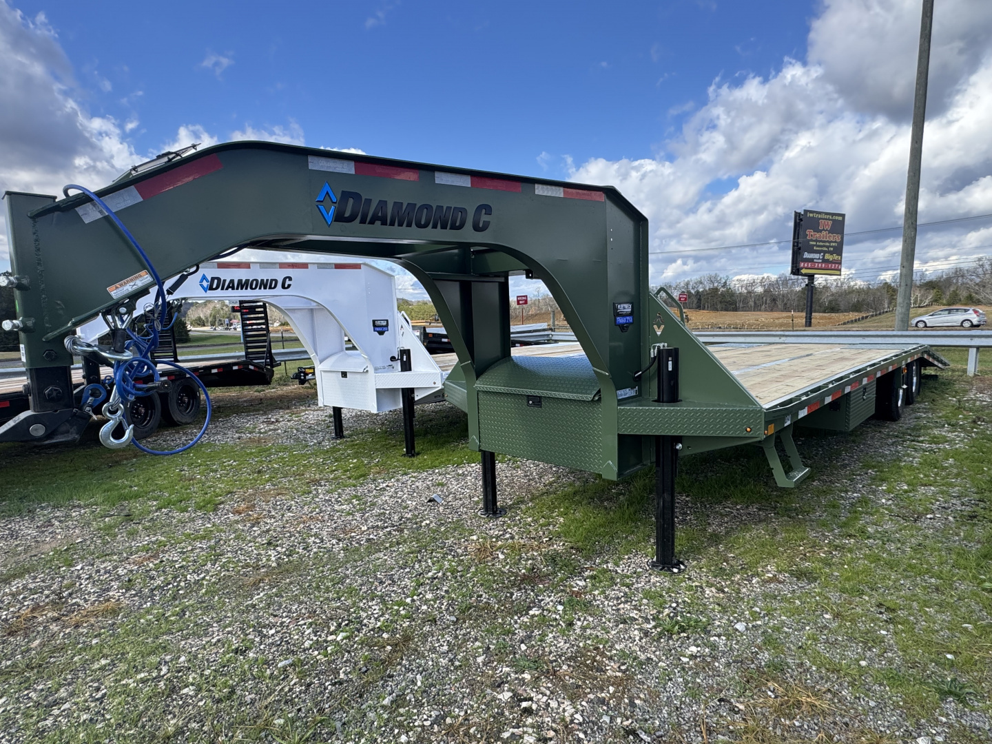 New 2026 Diamond C FMAX210 Flatbed Trailer, HYD JACKS, HYD DOVETAIL , ALUMINUM OUTER WHEELS